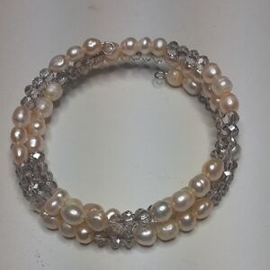 Elegant Pearl and Crystal Memory Wire Bracelet